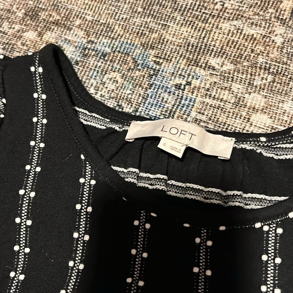 Lot of 2 LOFT women’s blouses. - Picture 4 of 4